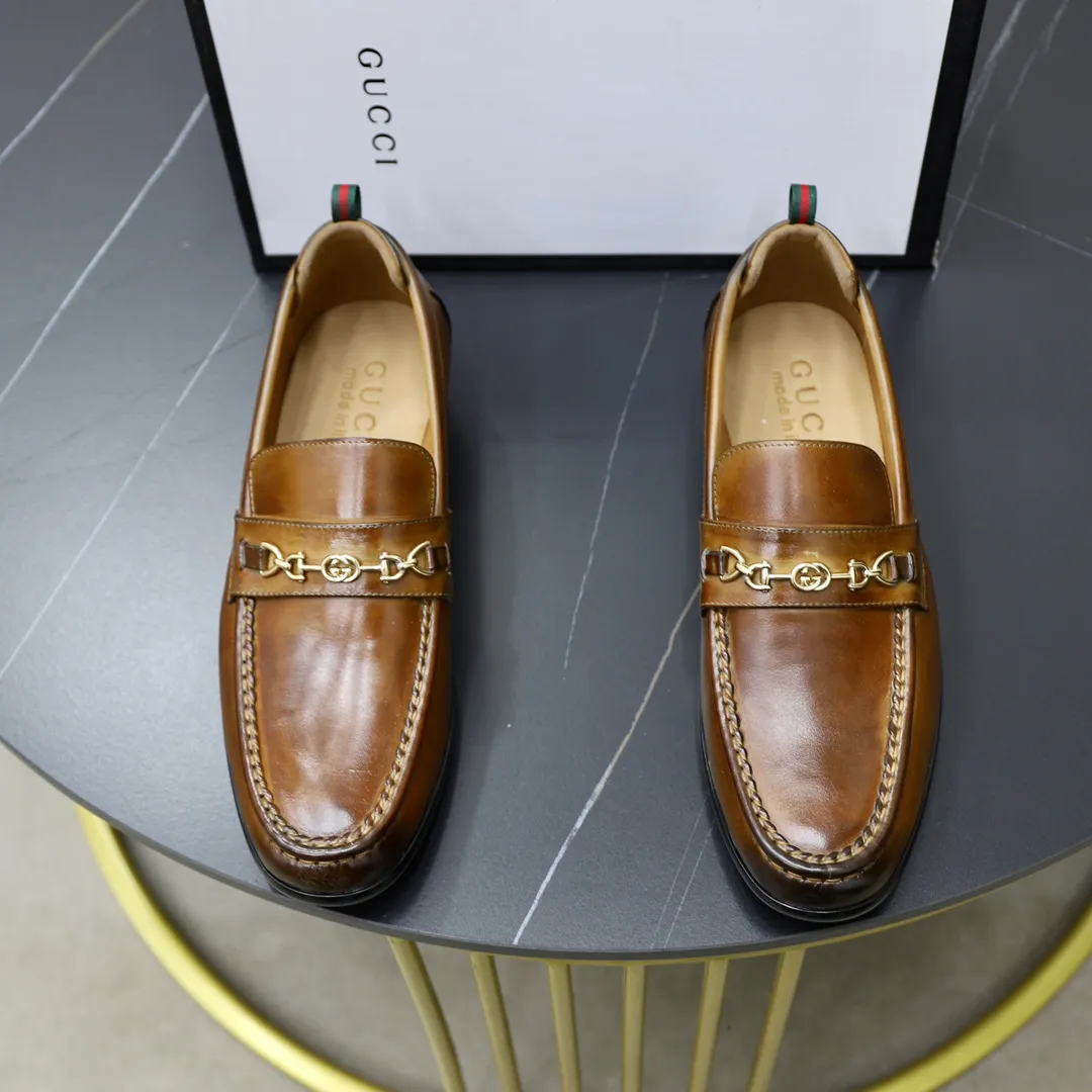 Men's shoes: 250🙅‍♂️🙅‍♂️🙅‍♂️Niuli Brand: GUCCI Size: 38-44 (45 can be customized) Level: Counter classic Material: Original soft cowhide upper Comfortable cowhide lining Original lightweight outsole Style category: Business casual footwear Driving leather shoes Color: Actual picture color